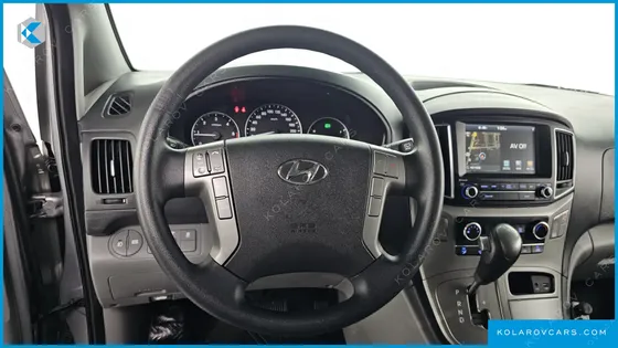 HYUNDAI STAREX 3-SEATER VAN