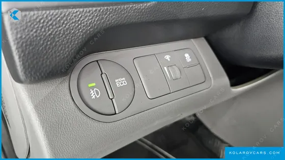 HYUNDAI STAREX 3-SEATER VAN