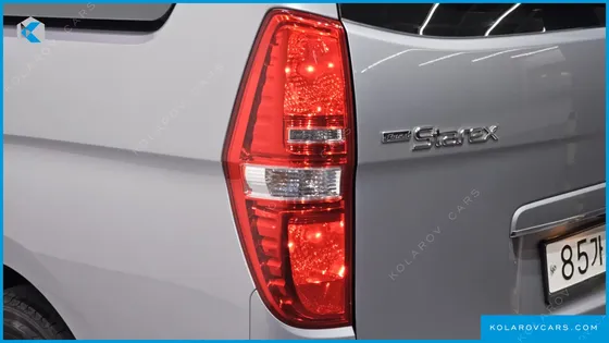HYUNDAI STAREX 3-SEATER VAN