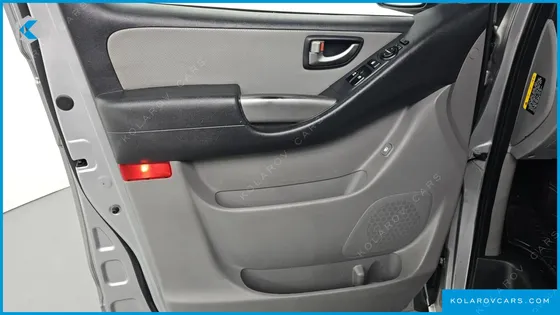 HYUNDAI STAREX 3-SEATER VAN