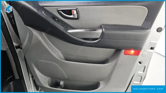 HYUNDAI STAREX 3-SEATER VAN