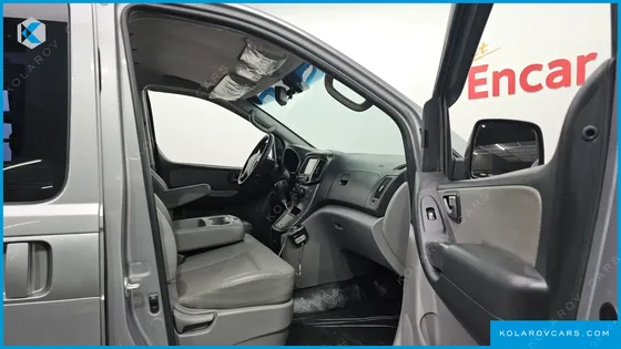 HYUNDAI STAREX 3-SEATER VAN