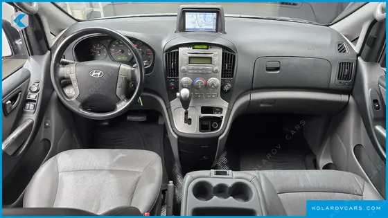 HYUNDAI STAREX 12-SEATER WAGON