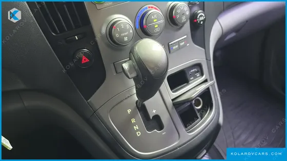 HYUNDAI STAREX 12-SEATER WAGON