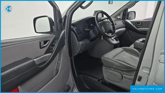 HYUNDAI STAREX 12-SEATER WAGON