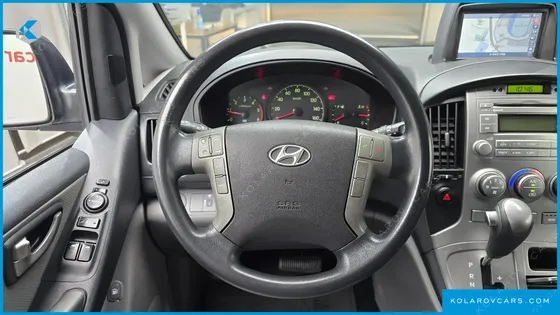 HYUNDAI STAREX 12-SEATER WAGON