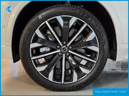 VOLVO XC90 T8 ULTRA DARK HYBRID
