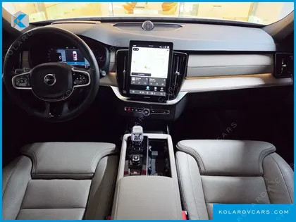VOLVO XC90 T8 ULTRA DARK HYBRID