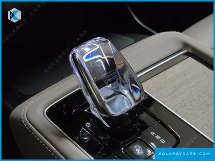 VOLVO XC90 T8 ULTRA DARK HYBRID