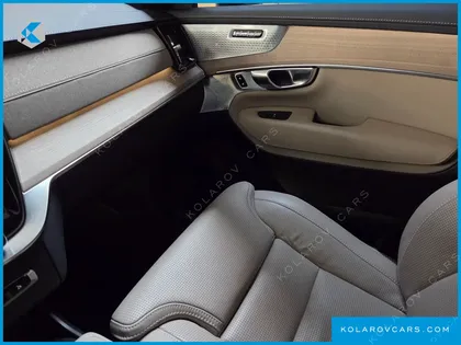 VOLVO XC90 T8 ULTRA DARK HYBRID