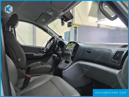 HYUNDAI STAREX 11-SEATER WAGON