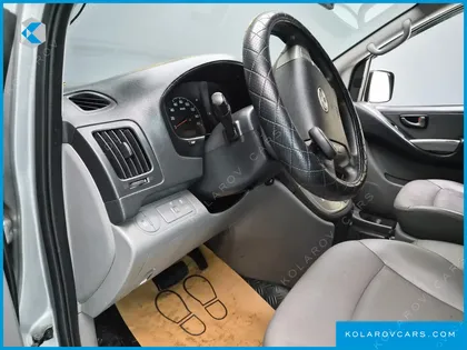 HYUNDAI STAREX 11-SEATER WAGON