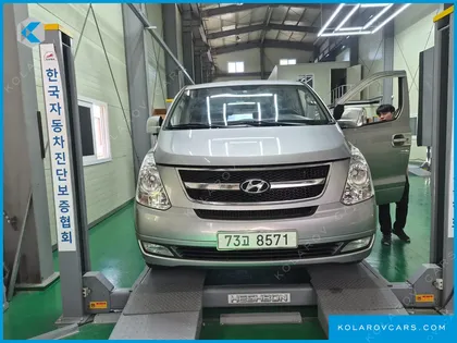 HYUNDAI STAREX 11-SEATER WAGON
