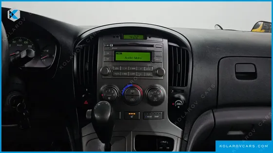 HYUNDAI STAREX GUARD CAR OF CHILDREN