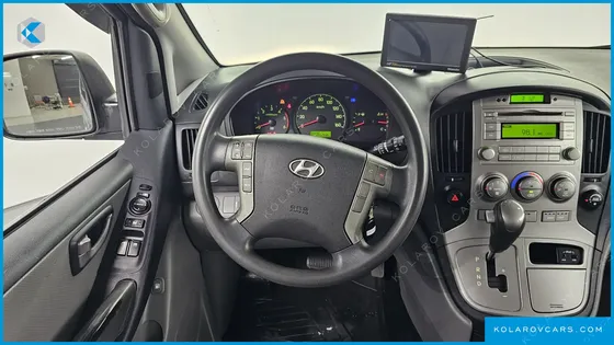 HYUNDAI STAREX 12-SEATER WAGON