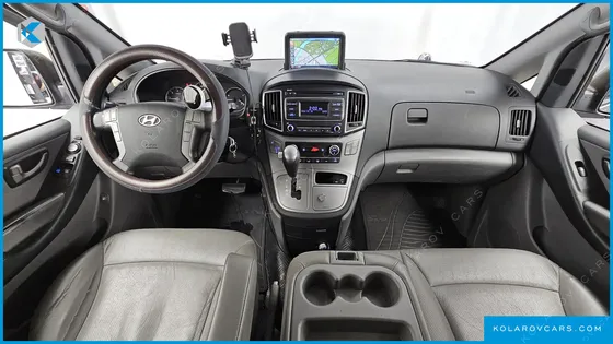 HYUNDAI STAREX 12-SEATER WAGON