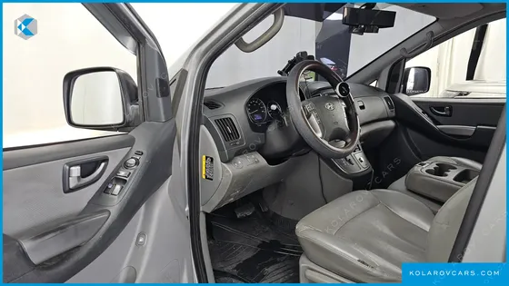 HYUNDAI STAREX 12-SEATER WAGON