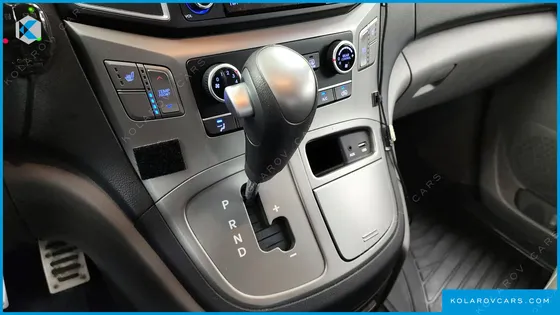 HYUNDAI STAREX GUARD CAR OF CHILDREN