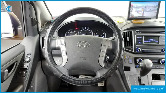 HYUNDAI STAREX GUARD CAR OF CHILDREN