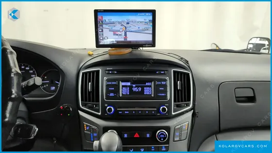 HYUNDAI STAREX GUARD CAR OF CHILDREN