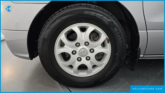 HYUNDAI STAREX 12-SEATER WAGON