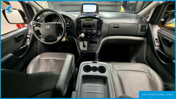 HYUNDAI STAREX GUARD CAR OF CHILDREN