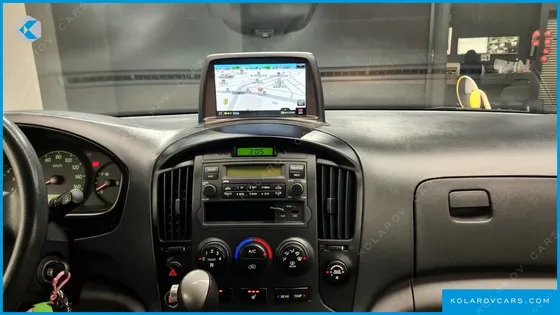 HYUNDAI STAREX GUARD CAR OF CHILDREN