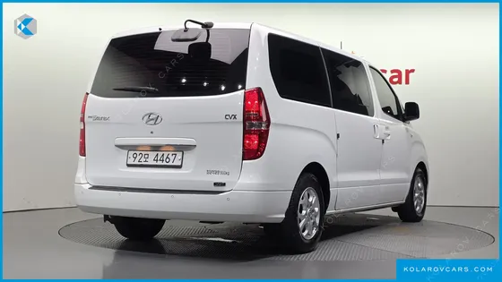 HYUNDAI STAREX 5-SEATER VAN