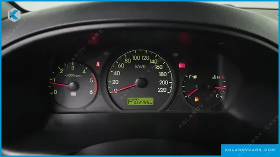 HYUNDAI STAREX 5-SEATER VAN