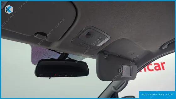 HYUNDAI STAREX 5-SEATER VAN