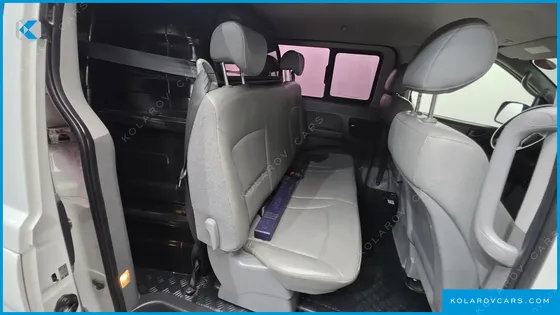 HYUNDAI STAREX 5-SEATER VAN