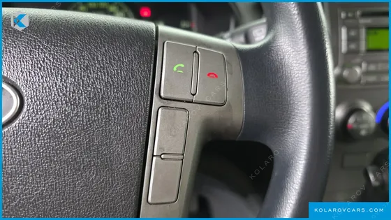 HYUNDAI STAREX 5-SEATER VAN
