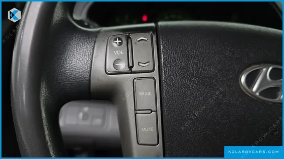 HYUNDAI STAREX 5-SEATER VAN
