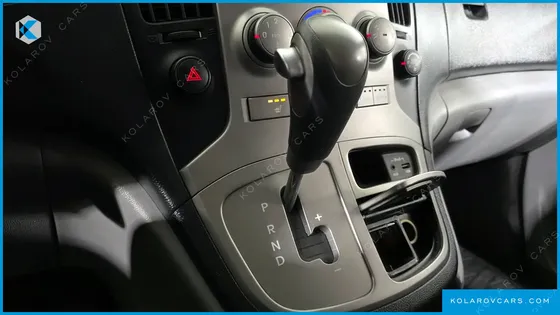 HYUNDAI STAREX 12-SEATER WAGON