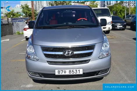 HYUNDAI STAREX 5-SEATER VAN