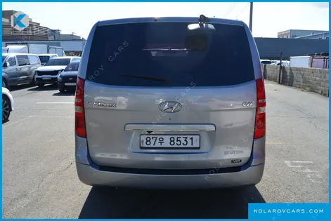 HYUNDAI STAREX 5-SEATER VAN