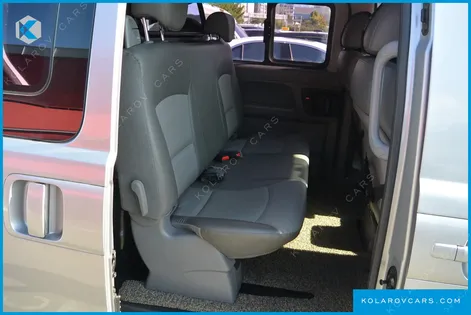 HYUNDAI STAREX 5-SEATER VAN