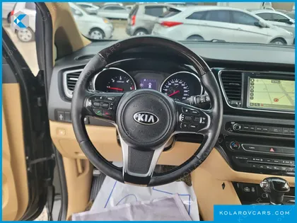 KIA CARNIVAL 7-SEATER LIMOUSINE