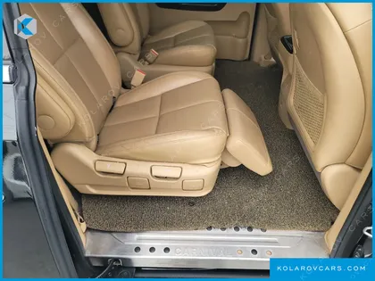 KIA CARNIVAL 7-SEATER LIMOUSINE