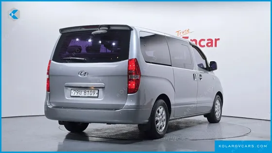 HYUNDAI STAREX 12-SEATER WAGON