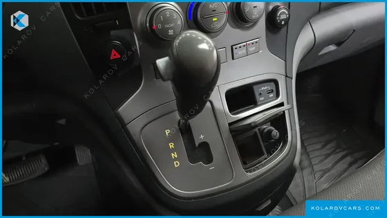 HYUNDAI STAREX 12-SEATER WAGON