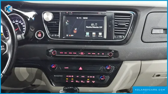 KIA CARNIVAL 9-SEATER NOBLESSE