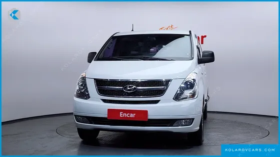 HYUNDAI STAREX 5-SEATER VAN