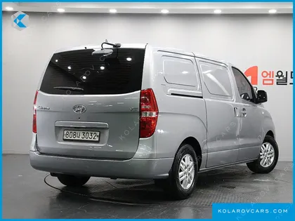 HYUNDAI STAREX 3-SEATER VAN