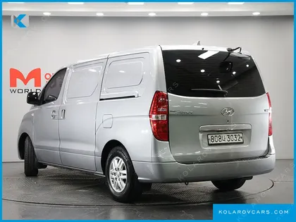 HYUNDAI STAREX 3-SEATER VAN