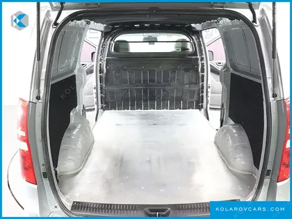 HYUNDAI STAREX 3-SEATER VAN