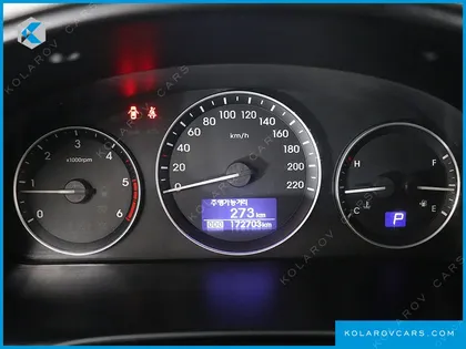 HYUNDAI STAREX 3-SEATER VAN