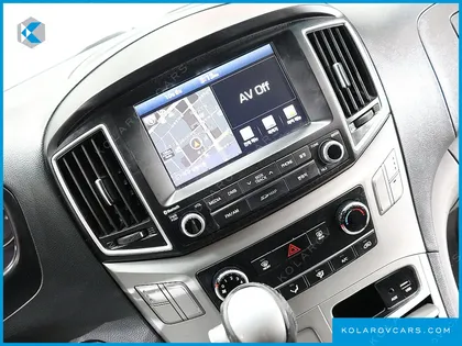HYUNDAI STAREX 3-SEATER VAN