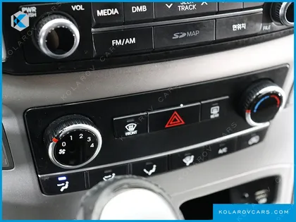 HYUNDAI STAREX 3-SEATER VAN