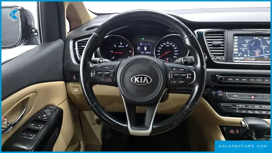 KIA CARNIVAL 9-SEATER HI-LIMOUSINE
